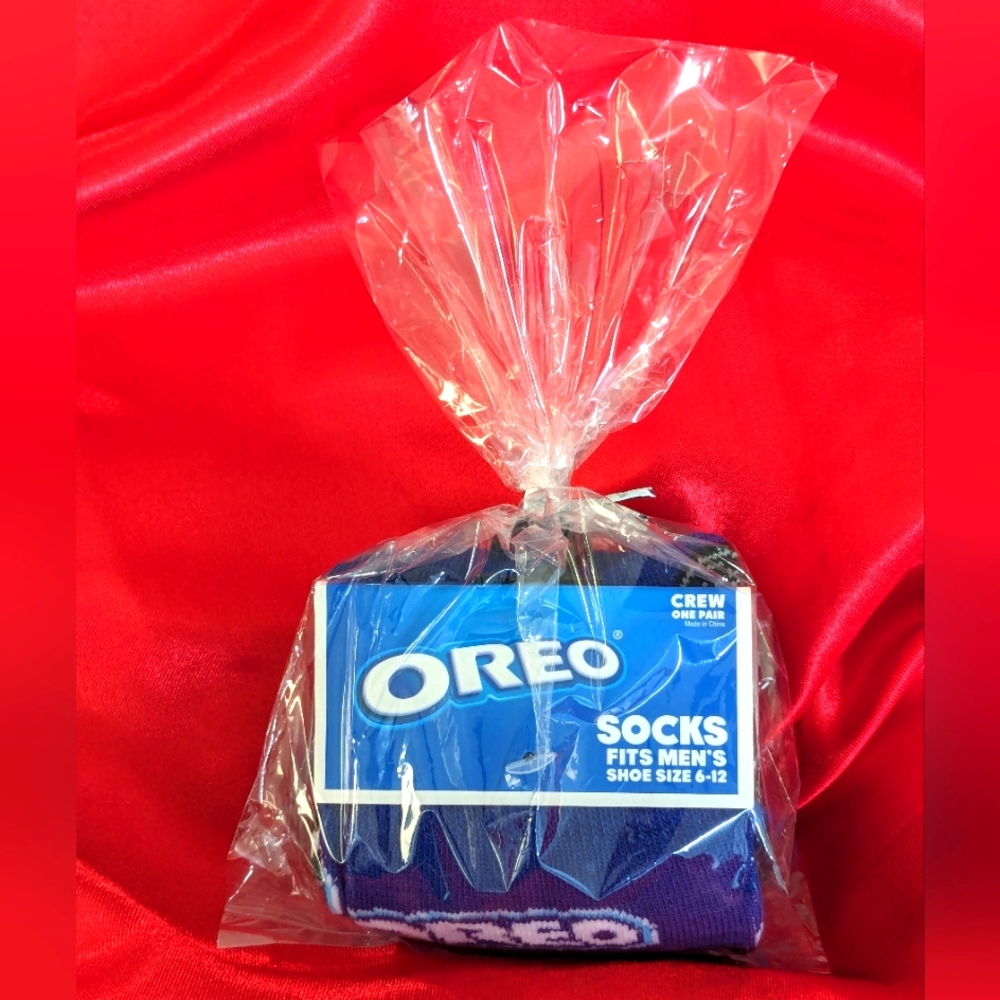 Custom Oreo Gift Set with Socks and Magnet